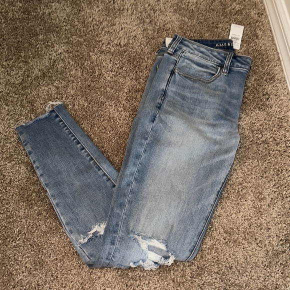 Never worn American Eagle Jeans - Picture 6 of 7